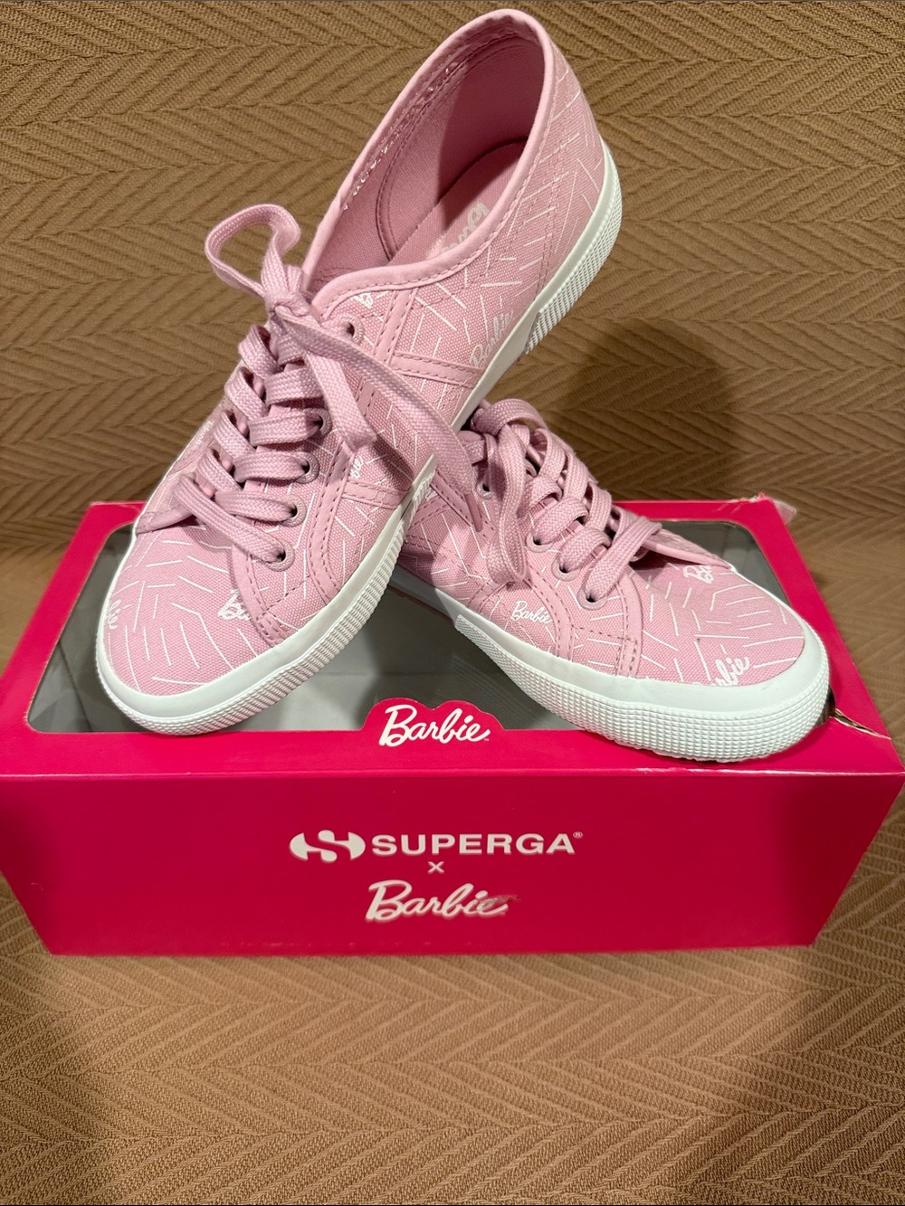 Superga x Barbie Pink Canvas Low-Top Sneakers size 8 like new